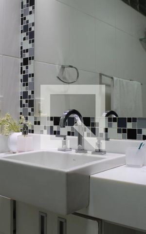 Apartamento à venda com 242m², 4 quartos e 1 vagaBanheiro Social