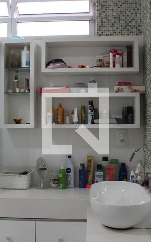 Apartamento à venda com 242m², 4 quartos e 1 vagaBanheiro da Suíte 1