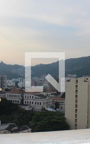 Apartamento à venda com 242m², 4 quartos e 1 vagaSacada
