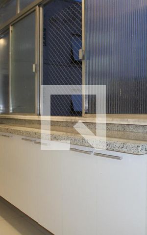 Apartamento à venda com 242m², 4 quartos e 1 vagaÁrea de Serviço