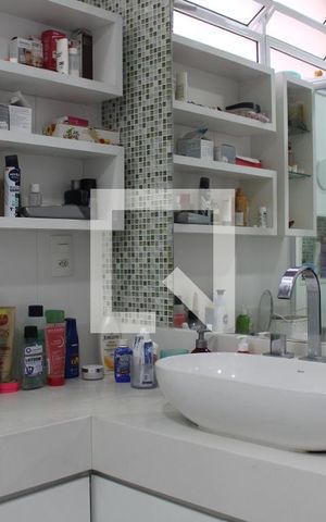 Apartamento à venda com 242m², 4 quartos e 1 vagaBanheiro da Suíte 1