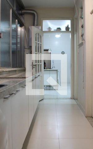 Apartamento à venda com 242m², 4 quartos e 1 vagaÁrea de Serviço