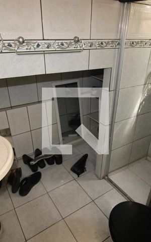 Casa à venda com 203m², 5 quartos e 2 vagasCasa 2 - Banheiro 1