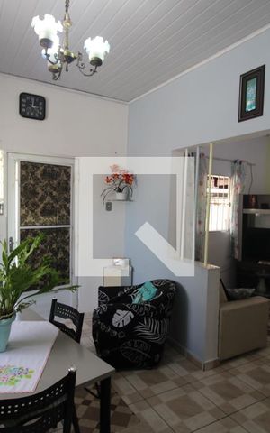 Casa à venda com 203m², 5 quartos e 2 vagasSala