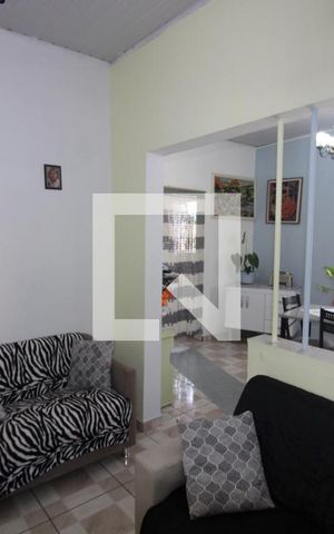 Casa à venda com 203m², 5 quartos e 2 vagasSala