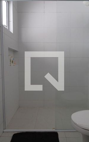 Casa para alugar com 156m², 3 quartos e 2 vagasBanheiro da casa 2