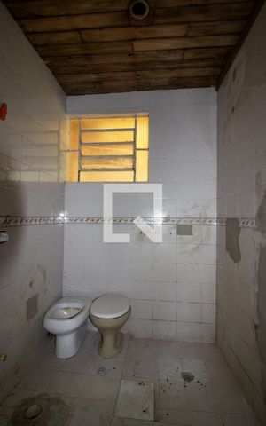Casa à venda com 400m², 2 quartos e 2 vagas Casa à venda com 400m², 2 quartos e 2 vagasBanheiro 3