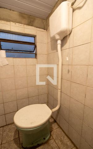 Casa à venda com 400m², 2 quartos e 2 vagas Casa à venda com 400m², 2 quartos e 2 vagasBanheiro