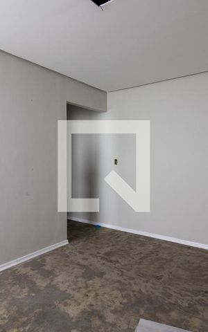 Casa à venda com 400m², 2 quartos e 2 vagas Casa à venda com 400m², 2 quartos e 2 vagasQuarto 6