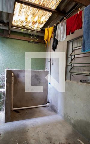 Casa à venda com 400m², 2 quartos e 2 vagas Casa à venda com 400m², 2 quartos e 2 vagasÁrea de Serviço
