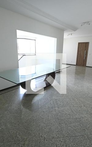 Apartamento à venda com 141m², 4 quartos e 3 vagas Apartamento à venda com 141m², 4 quartos e 3 vagasSala