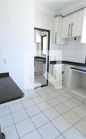 Apartamento à venda com 141m², 4 quartos e 3 vagas Apartamento à venda com 141m², 4 quartos e 3 vagasCozinha