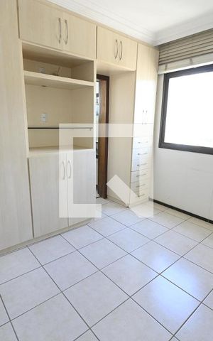 Apartamento à venda com 141m², 4 quartos e 3 vagas Apartamento à venda com 141m², 4 quartos e 3 vagasQuarto