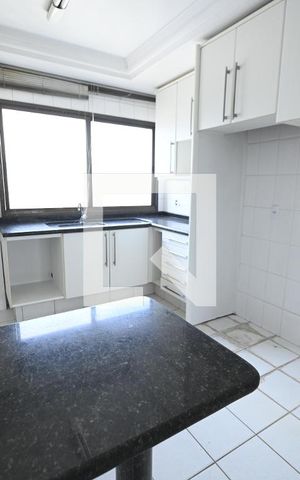 Apartamento à venda com 141m², 4 quartos e 3 vagas Apartamento à venda com 141m², 4 quartos e 3 vagasCozinha