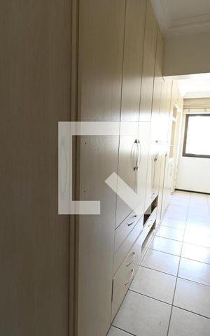 Apartamento à venda com 141m², 4 quartos e 3 vagas Apartamento à venda com 141m², 4 quartos e 3 vagasQuarto