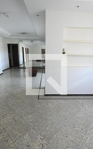 Apartamento à venda com 141m², 4 quartos e 3 vagas Apartamento à venda com 141m², 4 quartos e 3 vagasSala
