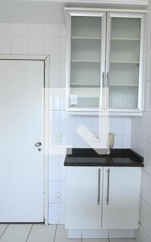 Apartamento à venda com 141m², 4 quartos e 3 vagas Apartamento à venda com 141m², 4 quartos e 3 vagasCozinha