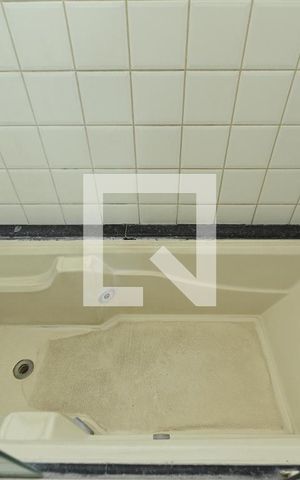 Apartamento à venda com 141m², 4 quartos e 3 vagas Apartamento à venda com 141m², 4 quartos e 3 vagasBanheiro