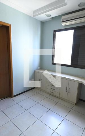 Apartamento à venda com 141m², 4 quartos e 3 vagas Apartamento à venda com 141m², 4 quartos e 3 vagasQuarto