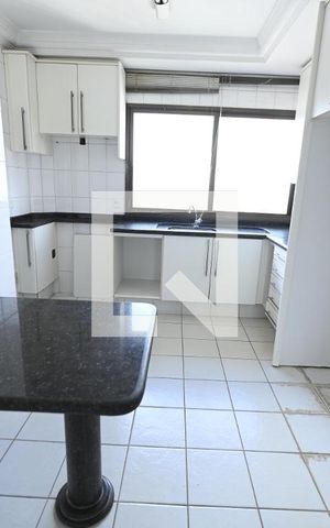Apartamento à venda com 141m², 4 quartos e 3 vagas Apartamento à venda com 141m², 4 quartos e 3 vagasCozinha