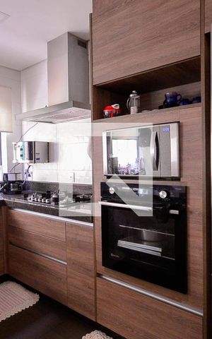 Casa à venda com 282m², 4 quartos e 6 vagas Casa à venda com 282m², 4 quartos e 6 vagasCozinha