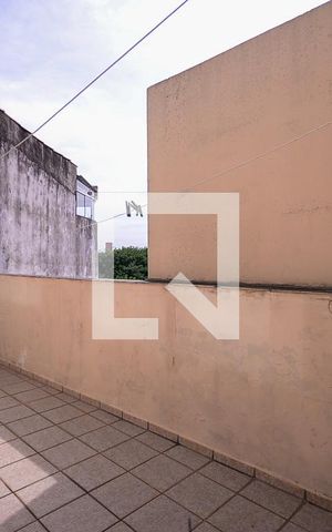 Casa à venda com 282m², 4 quartos e 6 vagas Casa à venda com 282m², 4 quartos e 6 vagasQuintal