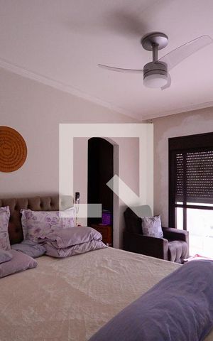 Casa à venda com 282m², 4 quartos e 6 vagas Casa à venda com 282m², 4 quartos e 6 vagasQuarto 4 - Suite