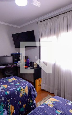 Casa à venda com 282m², 4 quartos e 6 vagas Casa à venda com 282m², 4 quartos e 6 vagasQuarto 3