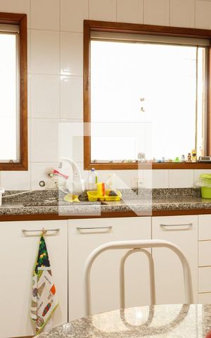 Casa de condomínio à venda com 195m², 3 quartos e 2 vagas Casa de condomínio à venda com 195m², 3 quartos e 2 vagasCozinha