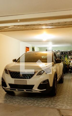 Casa de condomínio à venda com 195m², 3 quartos e 2 vagas Casa de condomínio à venda com 195m², 3 quartos e 2 vagasGaragem