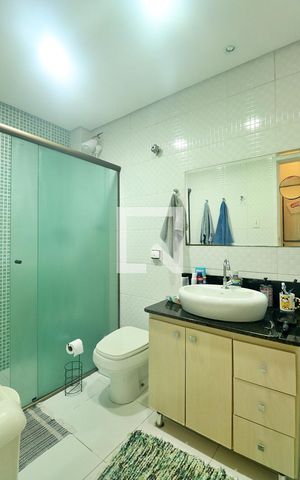 Apartamento à venda com 106m², 2 quartos e sem vagaBanheiro