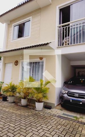 Casa de condomínio à venda com 110m², 3 quartos e 1 vaga Casa de condomínio à venda com 110m², 3 quartos e 1 vagaFachada