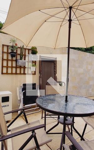 Casa de condomínio à venda com 110m², 3 quartos e 1 vaga Casa de condomínio à venda com 110m², 3 quartos e 1 vagaPiscina