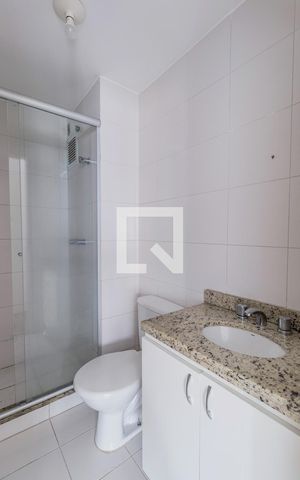 Apartamento à venda com 62m², 2 quartos e 1 vaga Apartamento à venda com 62m², 2 quartos e 1 vagaBanheiro da Suite