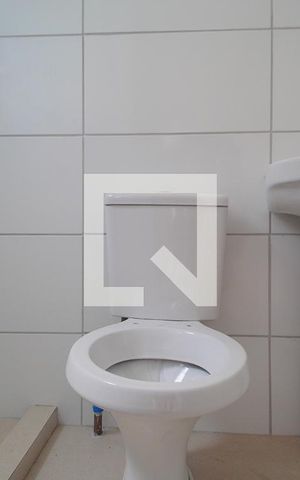 Apartamento à venda com 48m², 2 quartos e 1 vaga Apartamento à venda com 48m², 2 quartos e 1 vagaBanheiro