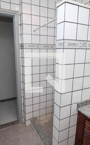 Apartamento à venda com 80m², 2 quartos e sem vaga Apartamento à venda com 80m², 2 quartos e sem vagaBanheiro Social