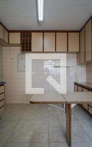 Apartamento à venda com 98m², 3 quartos e 2 vagas Apartamento à venda com 98m², 3 quartos e 2 vagasCozinha