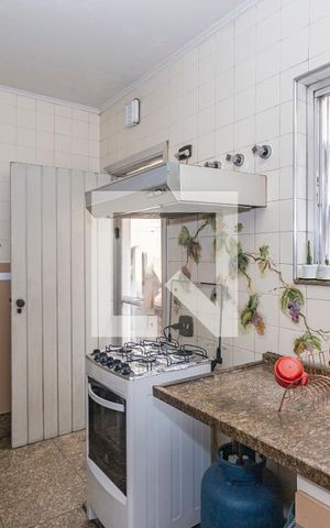 Casa à venda com 257m², 4 quartos e 3 vagas Casa à venda com 257m², 4 quartos e 3 vagasCozinha