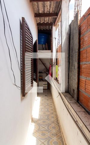 Casa à venda com 300m², 4 quartos e sem vaga Casa à venda com 300m², 4 quartos e sem vagaVaranda