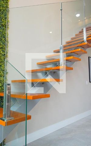 Studio à venda com 72m², 1 quarto e 2 vagasEscada
