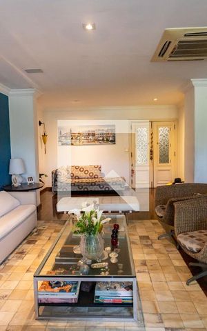 Apartamento à venda com 230m², 3 quartos e 1 vagaSala