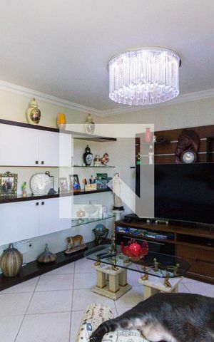 Apartamento à venda com 161m², 3 quartos e 1 vaga Apartamento à venda com 161m², 3 quartos e 1 vagaSala