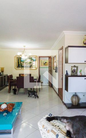 Apartamento à venda com 161m², 3 quartos e 1 vaga Apartamento à venda com 161m², 3 quartos e 1 vagaSala