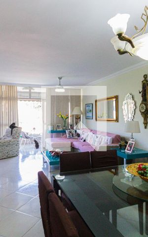 Apartamento à venda com 161m², 3 quartos e 1 vaga Apartamento à venda com 161m², 3 quartos e 1 vagaSala