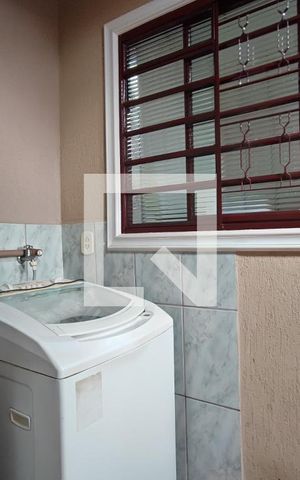 Casa à venda com 326m², 3 quartos e 2 vagasÁrea de Serviço