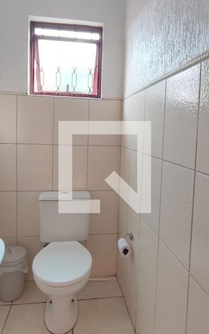 Casa à venda com 326m², 3 quartos e 2 vagasBanheiro de Serviço