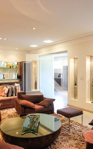 Casa à venda com 340m², 3 quartos e 3 vagasSala