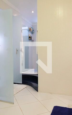 Casa à venda com 340m², 3 quartos e 3 vagasBanheiro da Suíte 1