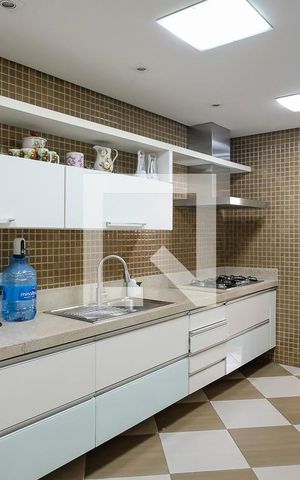 Casa à venda com 340m², 3 quartos e 3 vagasCozinha