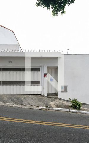 Casa à venda com 340m², 3 quartos e 3 vagasFachada da Casa